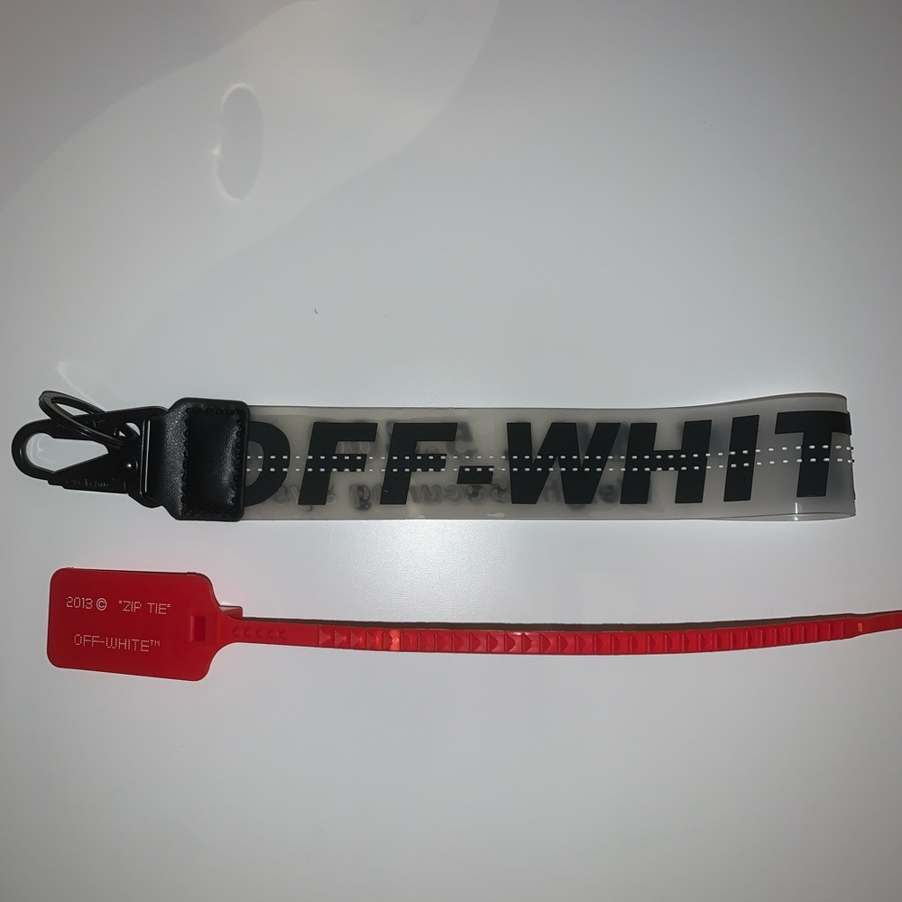 NWT Off White rubber keychain and zip tag